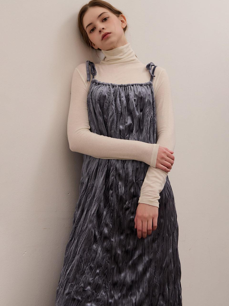 camino Winter Velvet Pleated Dress [Charcoal]