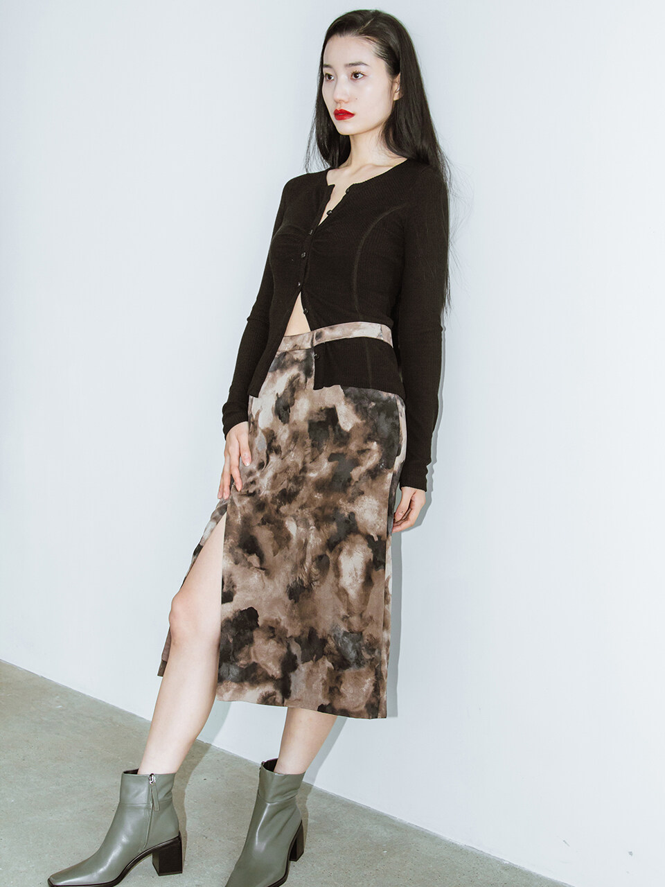 capricieux Slit Midi Skirt (Brown)