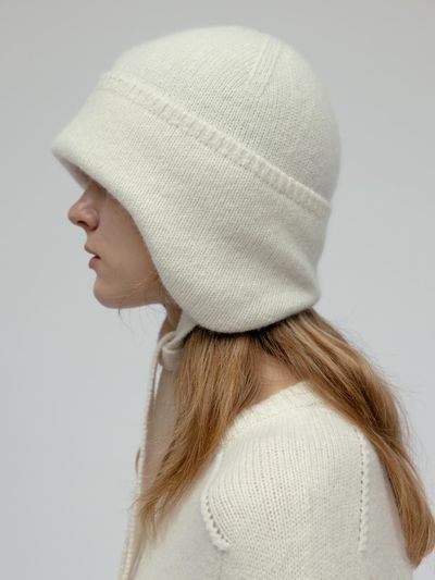 Carriere Baby Alpaca Seamless Detachable Strap Beanie