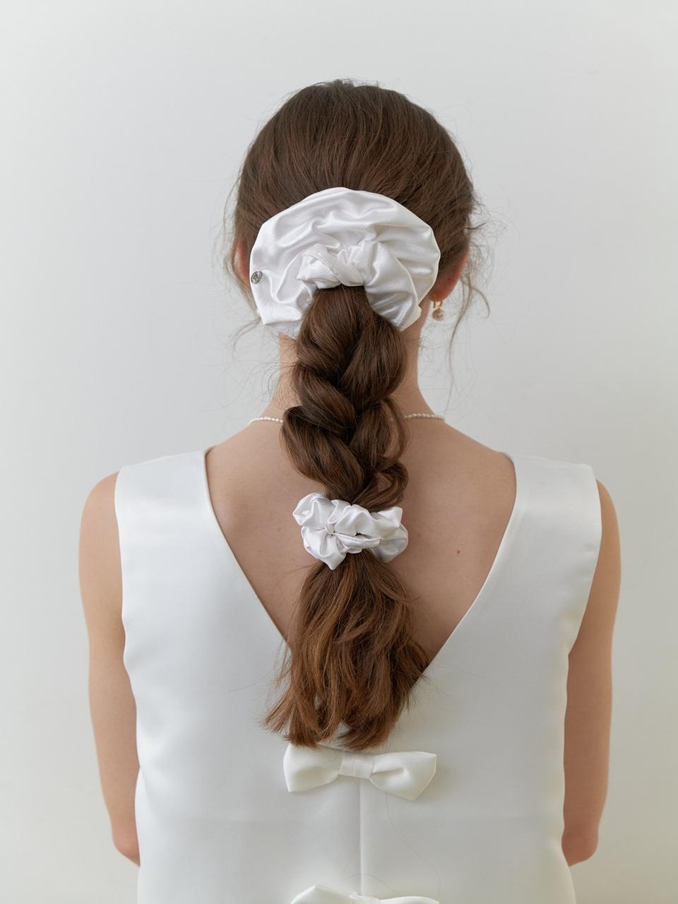 CARRY BARRETTE Carry Bralette Metal Scrunchie