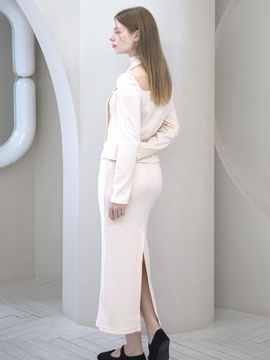 CATTLINE Back Slit Slim Skirt Cream