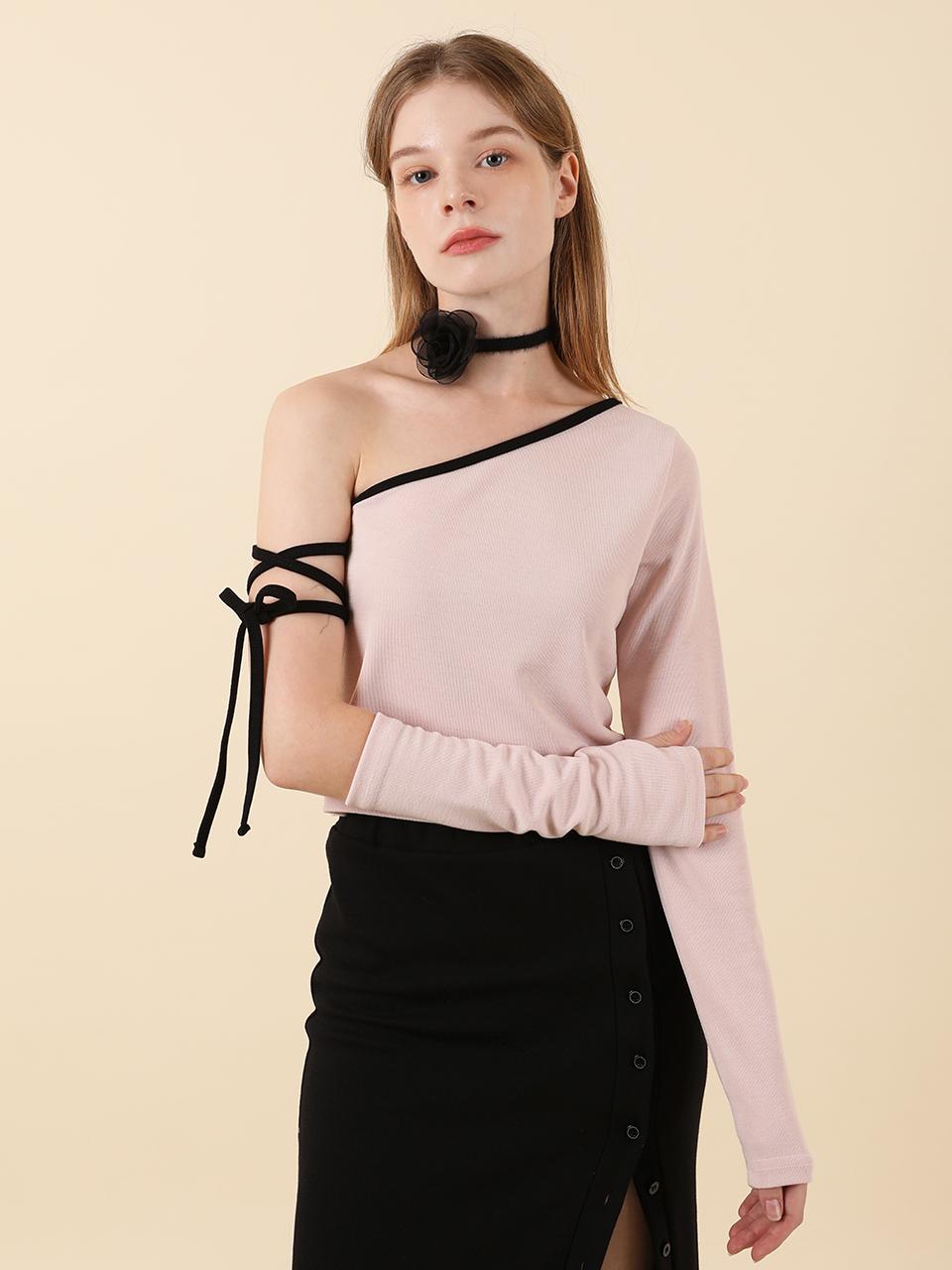 CATTLINE Strap Off Shoulder Warmer (Pink)