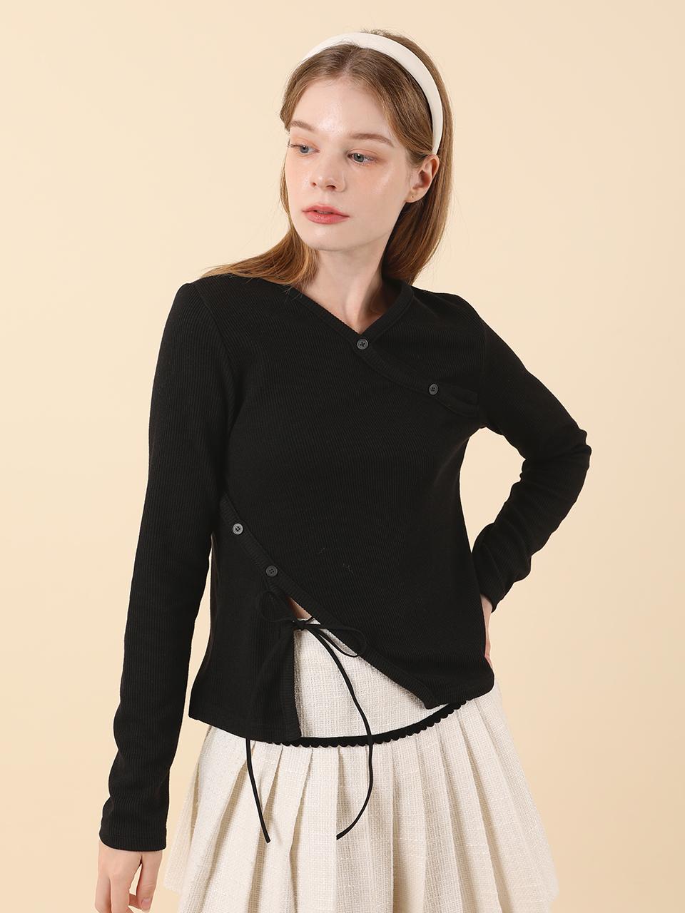 CATTLINE V neck Slit T shirt (Black)
