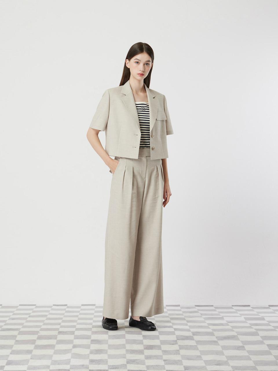CC collect Linen Blend Double-Pleated Wide Trousers (LE C252MSA233)