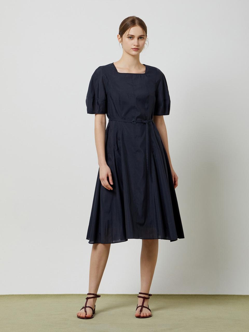 CC collect Volume Sleeve Square Neck Dress (C252MSE137)