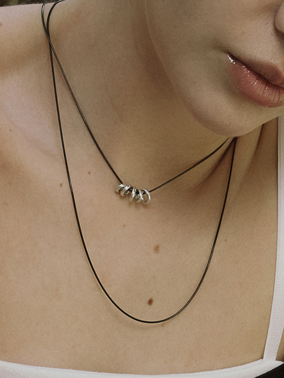 cellmute Layered Chain Necklace_ Black