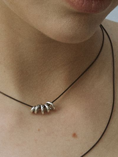 cellmute Romance In The City Necklace N02_ Black