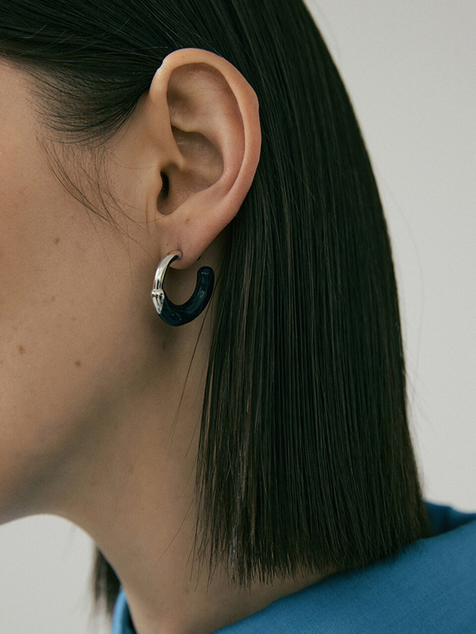 cellmute Volume color Earring _ Indigo