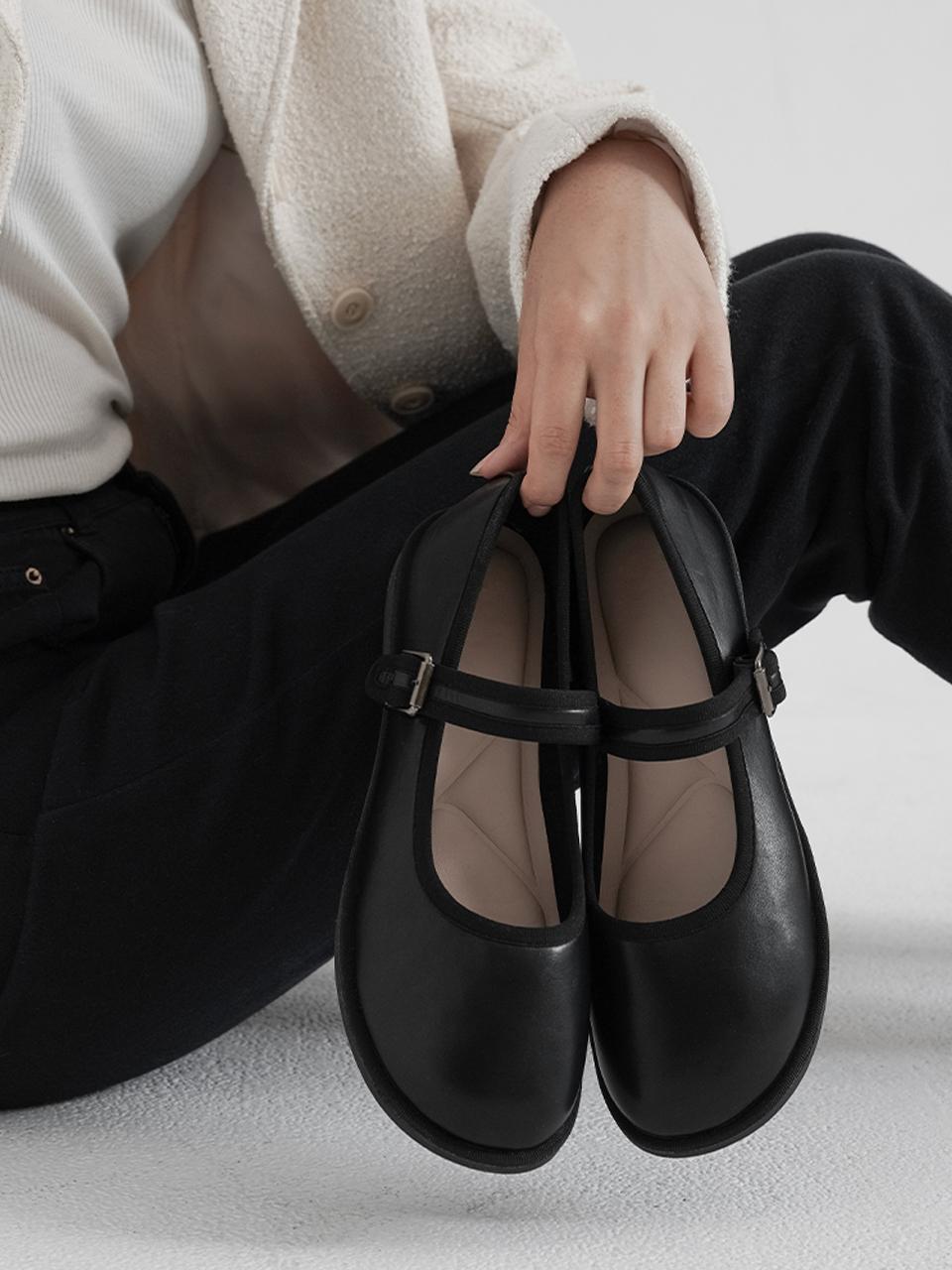 CHAAKAN Mary Jane Leather Flat Shoes