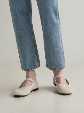 CHAAKAN T-Ro Round Mary Jane Ballet Flats