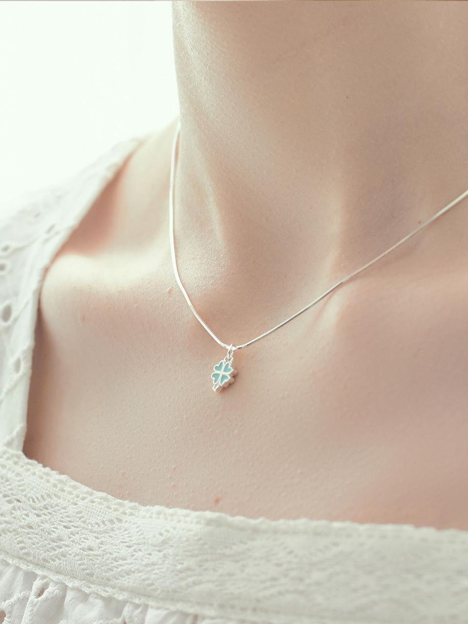 Charmy Clover Necklace [Silver Green]