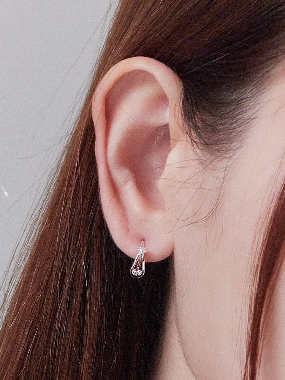 Charmy Two Way Pearl Earrings