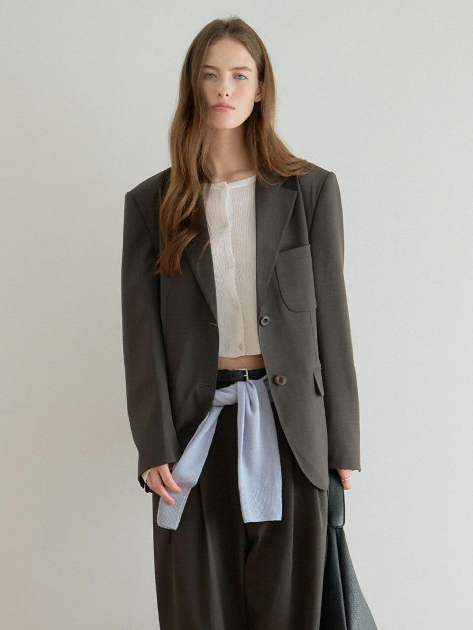 chat de lama SILKY TEXTURED BLAZER [CHARCOAL]