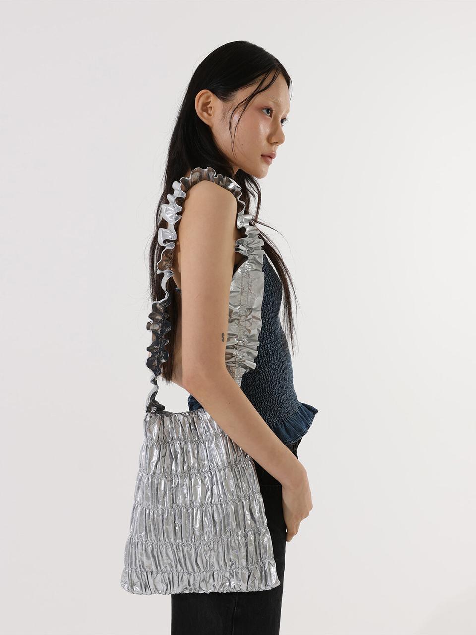 CHEAT OYSTR Shirring Bag_Silver