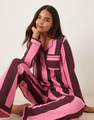 Chelsea Peers Chelsea Peers cotton long sleeve revere pajama set in multi stripe print-pink