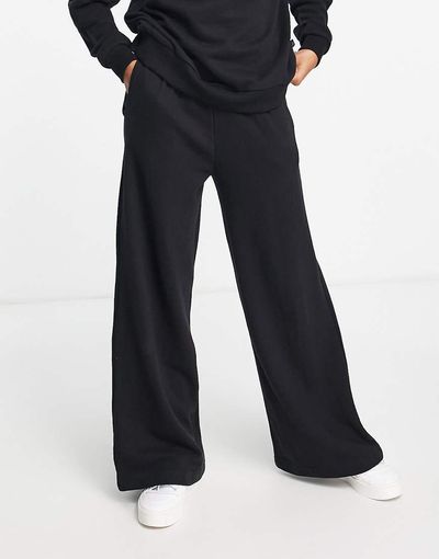 Chelsea Peers Chelsea Peers high waist wide leg sweatpants with woven logo tab in black