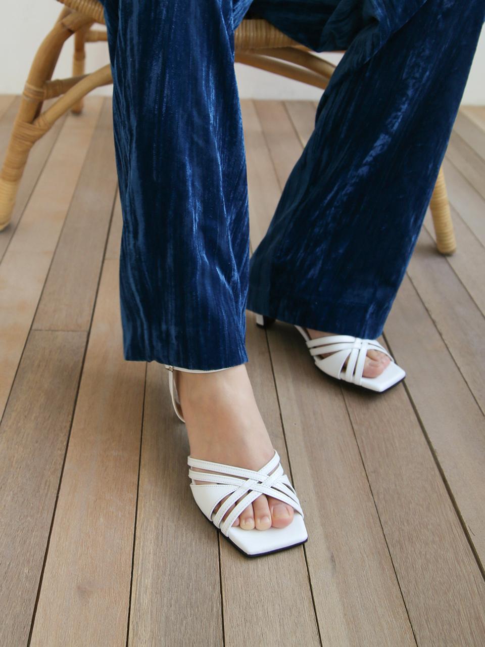 CHERTOI SEOUL Freesia Sandals