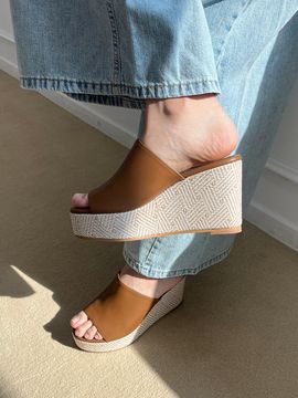 CHERTOI SEOUL Summer Wedge Mule