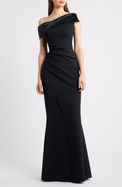 Chiara Boni La Petite Robe Chiara Boni La Petite Robe Koppany Ruched Off the Shoulder Mermaid Gown