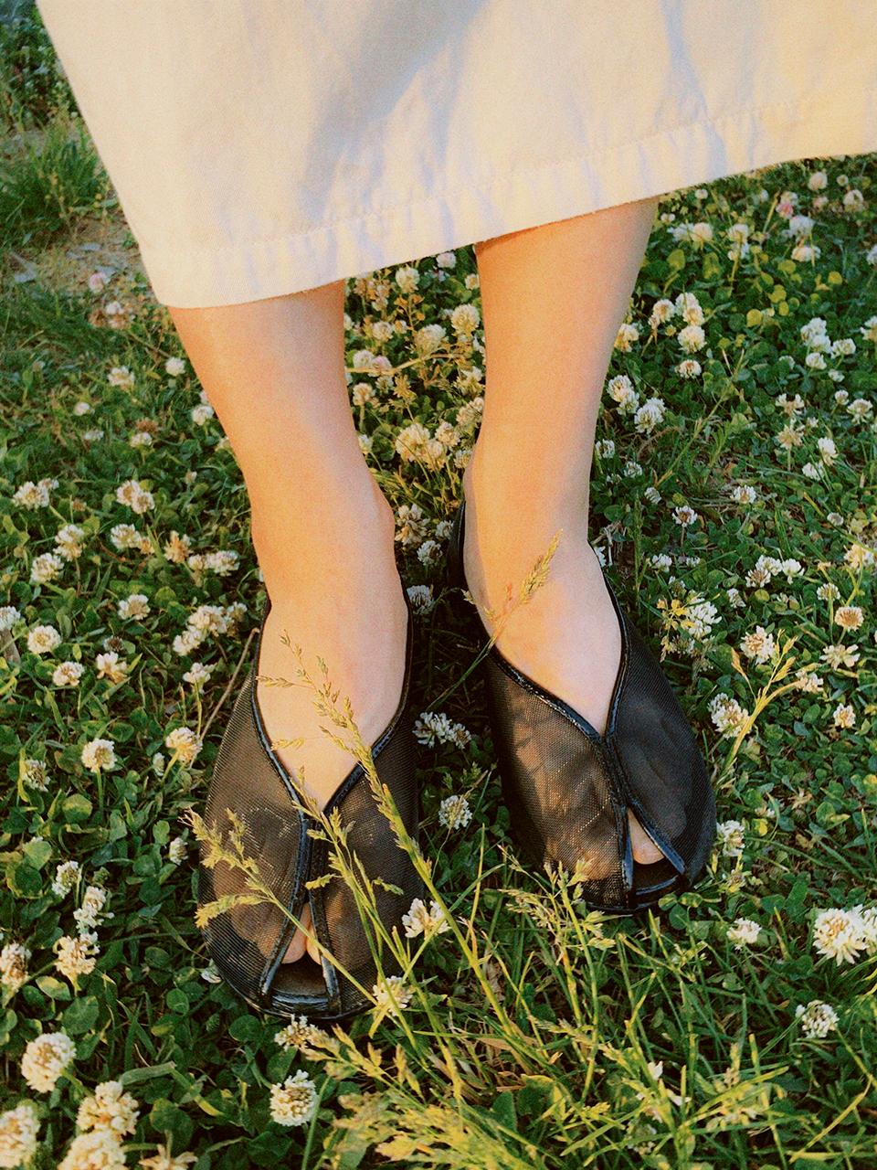 CIRCLE Half Moon Mesh Flats (Black)