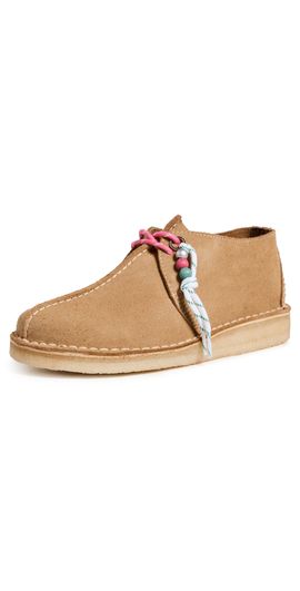 Clarks Clarks Desert Trek Flats Tan Interest