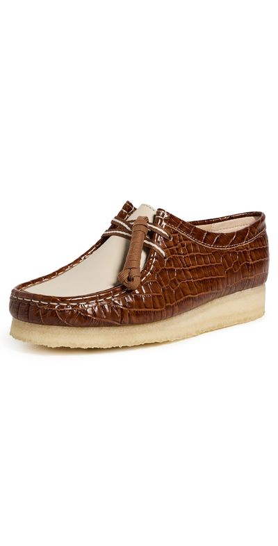 Clarks Clarks Wallabee Flats Tan Interest