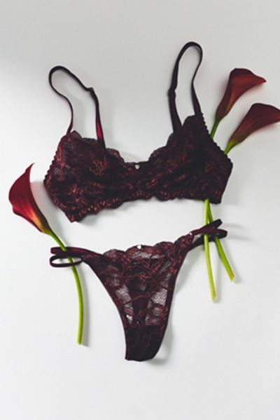 Clo Intimo Scalloped Lace Adjustable Thong