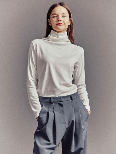Cocancl Loose Turtle Neck Cotton Modal Top [White]