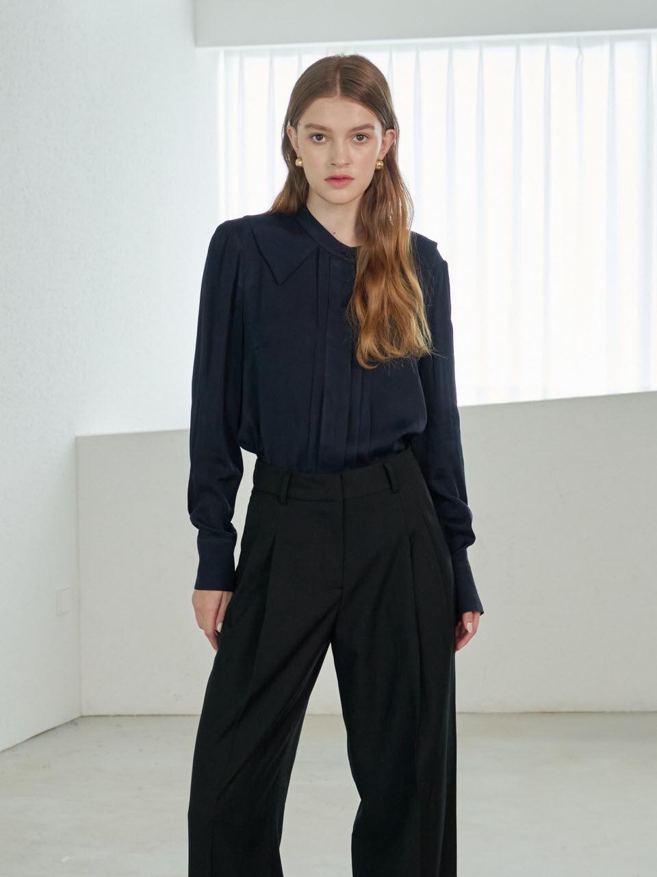 Coett Ellen Pleated Blouse Ellen Pleats Blouse_NAVY