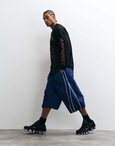 Collusion COLLUSION 3/4 length baggy shorts in navy-Blue