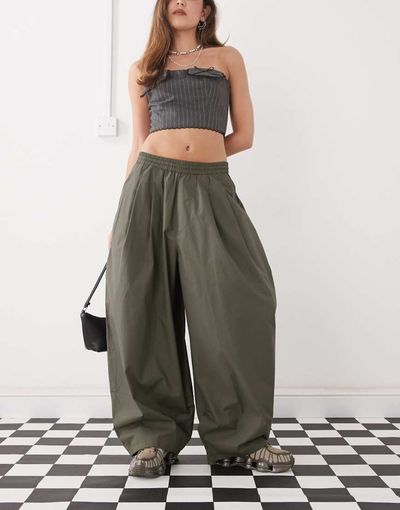 Collusion COLLUSION balloon leg pant in khaki-Green