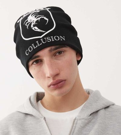 Collusion COLLUSION beanie with scorpion print in black