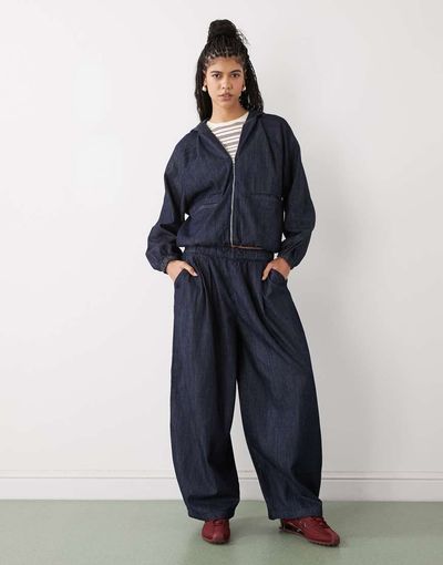 Collusion COLLUSION chambray denim xl balloon jeans in rinse wash - part of a set-Navy