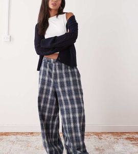 Collusion COLLUSION low rise balloon pants in blue plaid-Multi