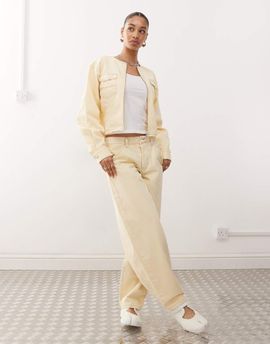 Collusion COLLUSION low rise barrel jeans in buttermilk-Yellow