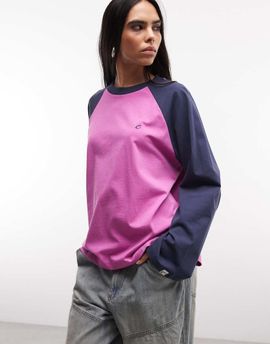 Collusion COLLUSION raglan branded tee in pink and navy