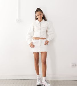Collusion COLLUSION raw hem denim mini skirt in ecru-Neutral