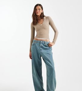 Collusion Collusion Tall antifit jeans in dirty mid blue