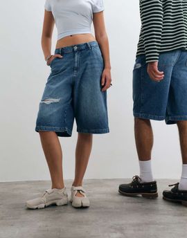 Collusion COLLUSION Unisex distressed jorts in mid wash-Blue