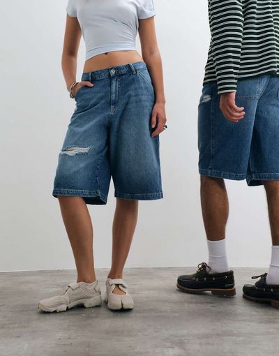 Collusion COLLUSION Unisex distressed jorts in mid wash-Blue