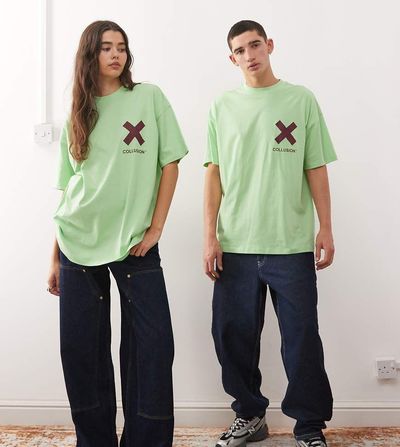 Collusion COLLUSION Unisex X logo T-shirt in green with burgundy print