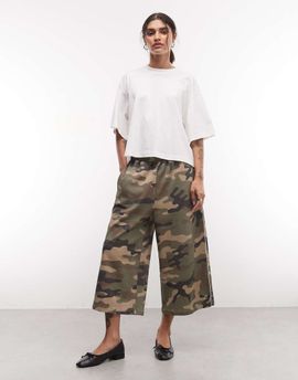 Collusion COLLUSION xl baggy ankle grazer shorts in camo-Green