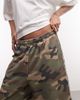 Collusion COLLUSION xl baggy ankle grazer shorts in camo-Green - 4
