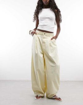 Collusion COLLUSION XL balloon pants with pleats in buttermilk-Yellow