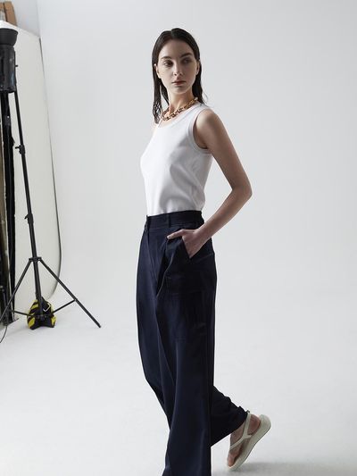 comgen Back Slit Sleeveless Top NAEU3-WSP030110