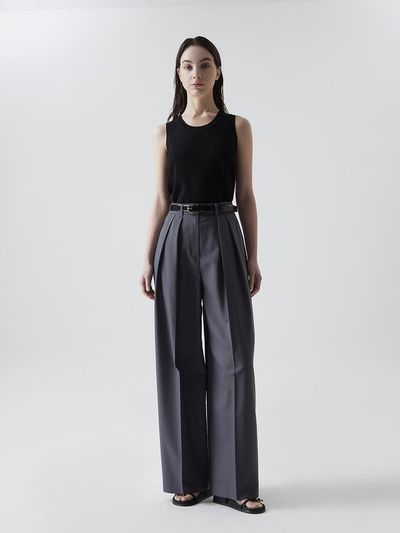 comgen Back Slit Sleeveless Top NAEU3-WSP030450