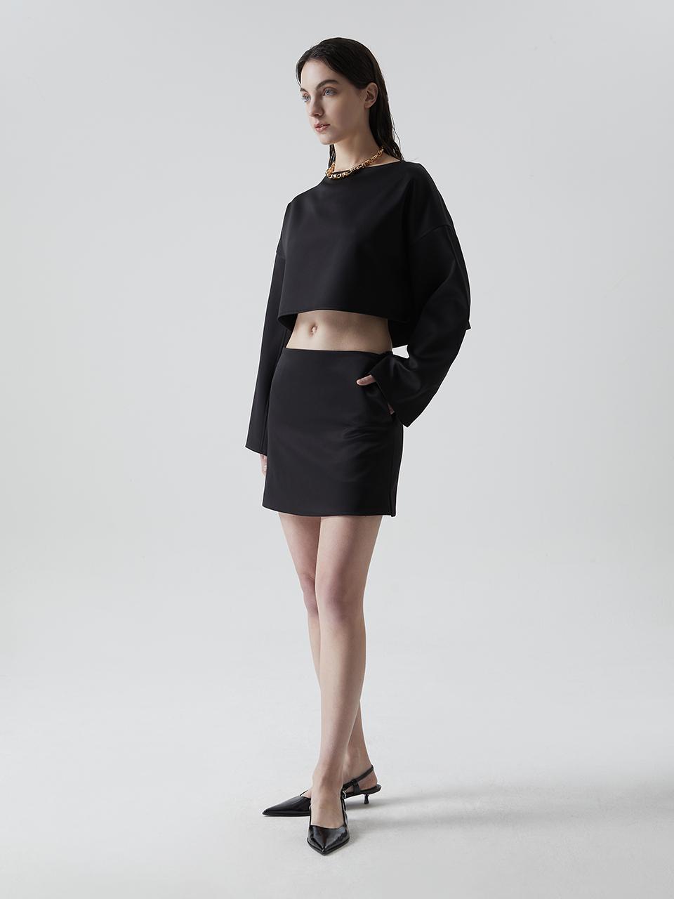comgen Cropped Round Neck Blouse NAEU3-WRC090450