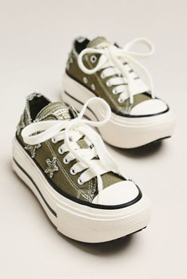 Converse Chuck Lift Platform Sneakers