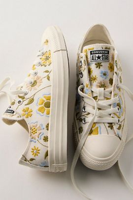 Converse Chuck Taylor All Star Retro Flowers Low-Top Sneakers