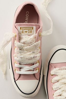 Converse Chuck Taylor All Star Star Lace Low-Top Sneakers